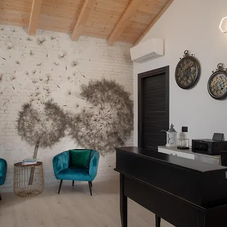 Konukevi Theodore 4*